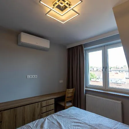 Center Floor View & Balcony *