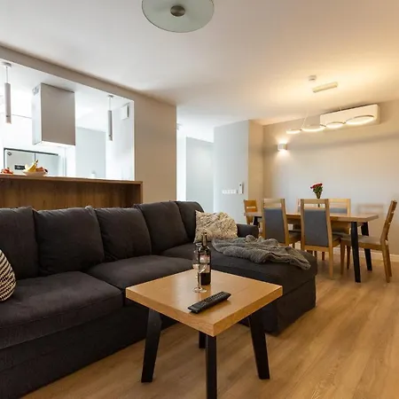 Center Floor View & Balcony *