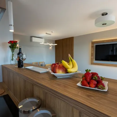 Center Floor View & Balcony Appartement