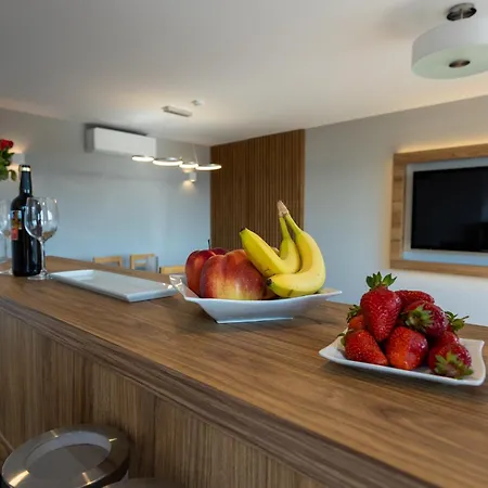 Appartement Center Floor View & Balcony