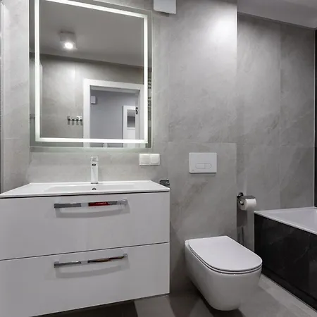 Center Floor View & Balcony *