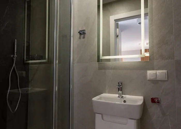 Center Floor View & Balcony Apartmán *