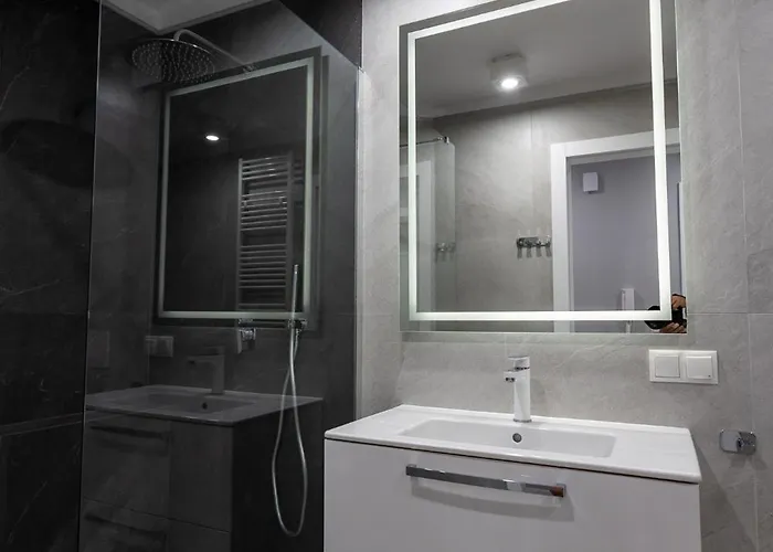 Apartmán Center Floor View & Balcony