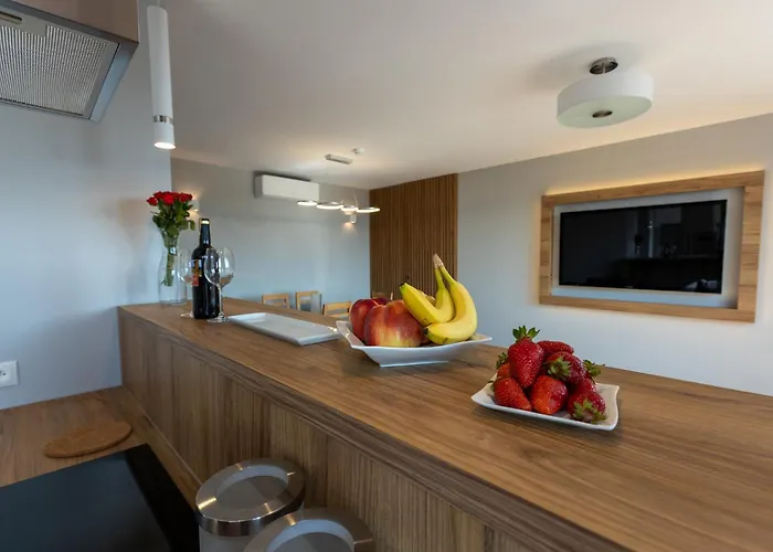 Center Floor View & Balcony Apartmán