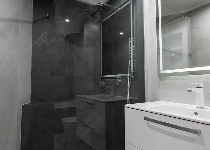 Apartmán Center Floor View & Balcony