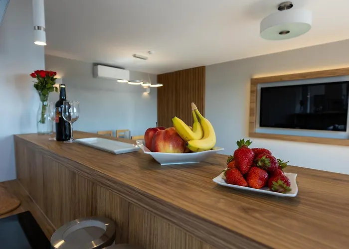 Apartmán Center Floor View & Balcony