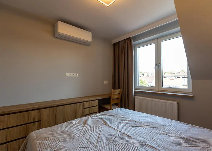 Center Floor View & Balcony