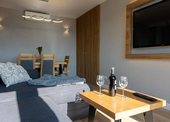 Apartmán Center Floor View & Balcony *