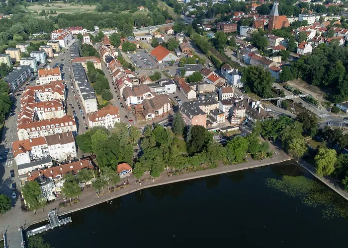 Center Floor View & Balcony